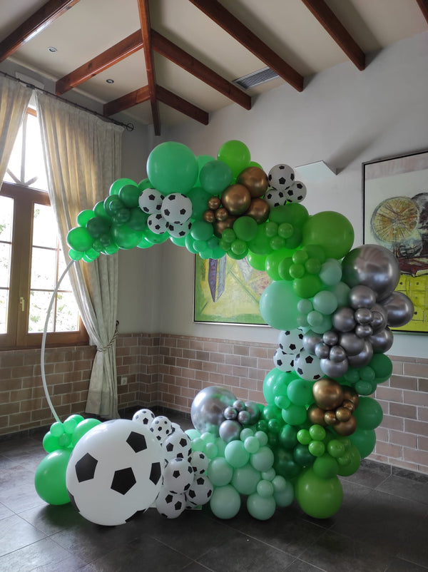 Arche de ballons de football vert